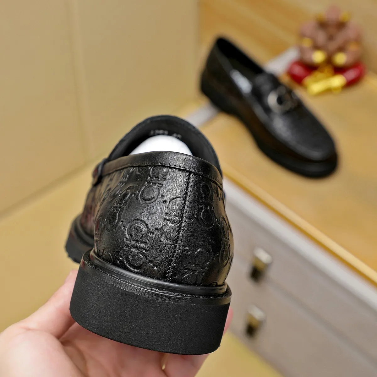 Men's shoes 💰500 Ferragamo [Ferragamo] top imported suit men's shoes 💯Original copy of the official website, product materials: selected imported embossed calfskin + luxury hardware buckle accessories ~ imported water-dyed cow 🐂 leather lining. Strong three-dimensional visual effect, original combination outsole, multiple colors available😘 Size: 38-44 (.45.46. Customized)
